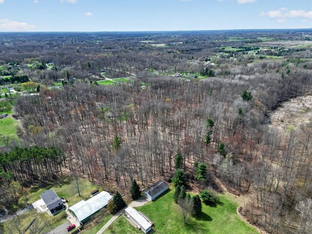 7045 17 Mile Road, Cedar Springs, MI 49319