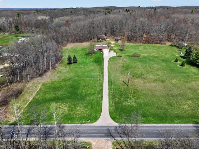 7045 17 Mile Road, Cedar Springs, MI 49319