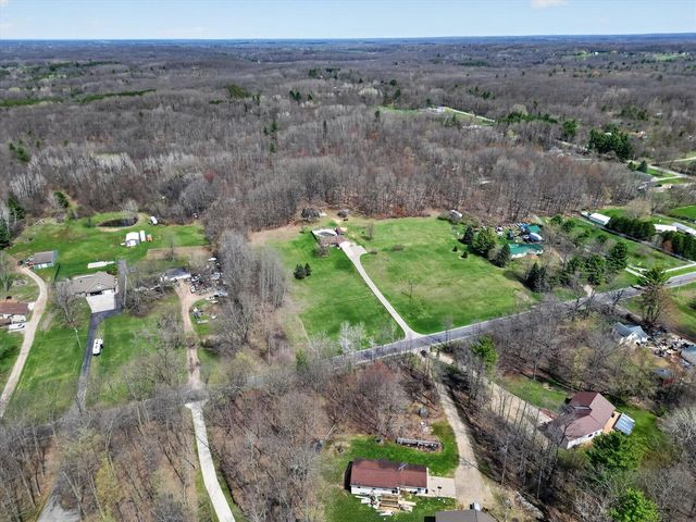 7045 17 Mile Road, Cedar Springs, MI 49319