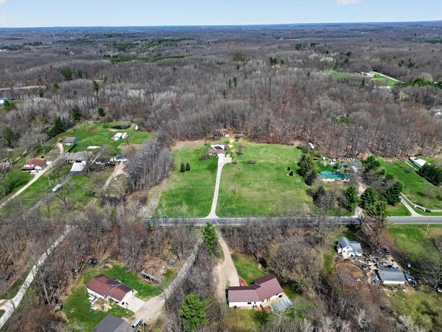 7045 17 Mile Road, Cedar Springs, MI 49319