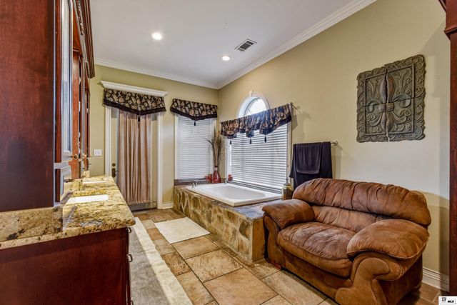 211 WHISPERING CREEK ROAD, West Monroe, LA 71291