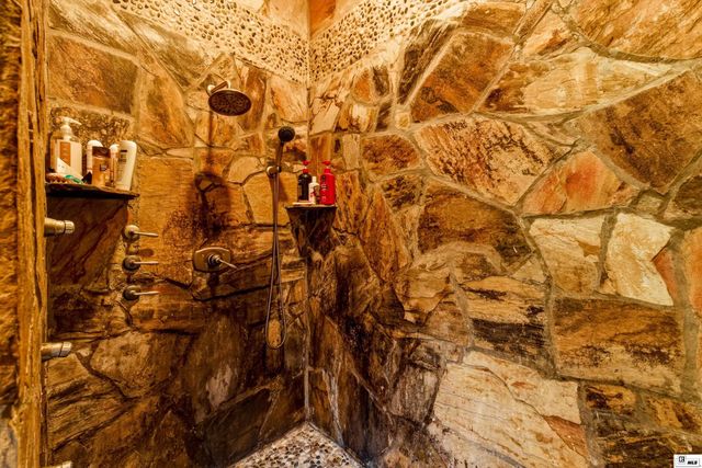 211 WHISPERING CREEK ROAD, West Monroe, LA 71291