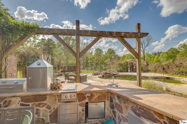 211 WHISPERING CREEK ROAD, West Monroe, LA 71291