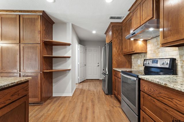 13011 County Road 470, Tyler, TX 75704