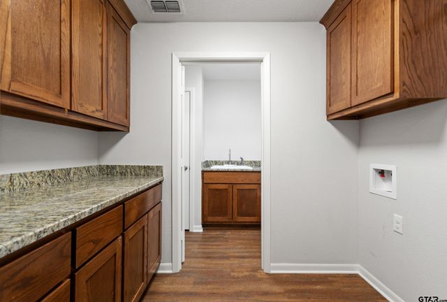 13011 County Road 470, Tyler, TX 75704