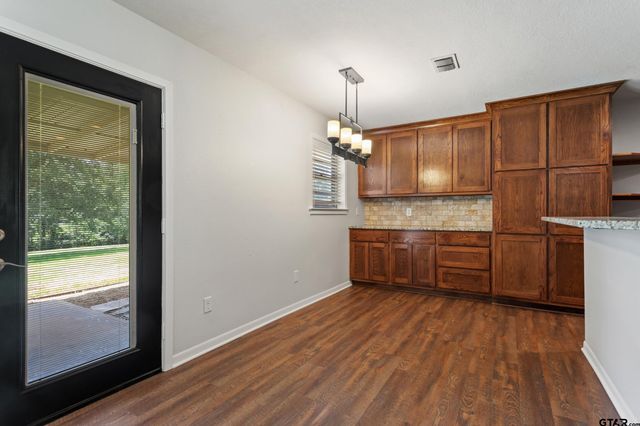 13011 County Road 470, Tyler, TX 75704