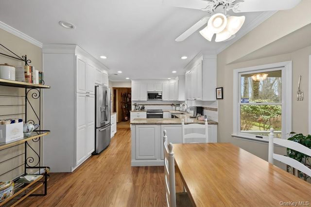 3 Townsend Court, Setauket, NY 11733