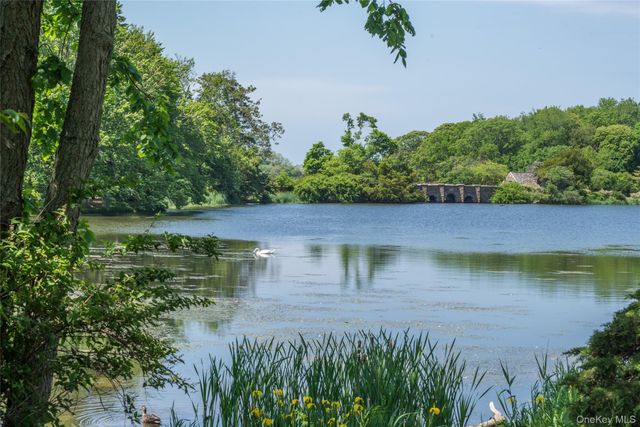 3 Townsend Court, Setauket, NY 11733