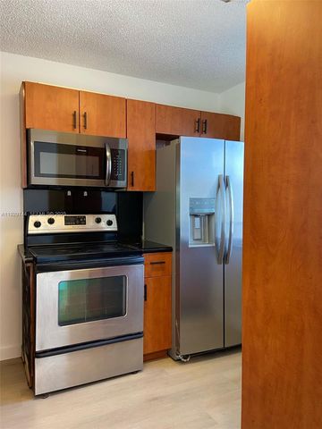 8740 N Sherman Cir 305, Miramar, FL 33025