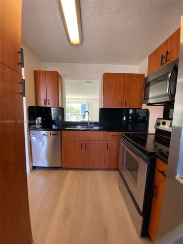 8740 N Sherman Cir 305, Miramar, FL 33025