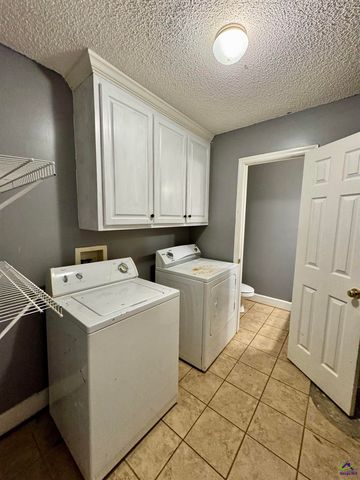 104 Winchester Drives, Leesburg, GA 31763