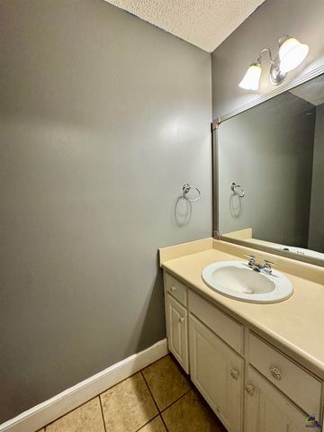104 Winchester Drives, Leesburg, GA 31763