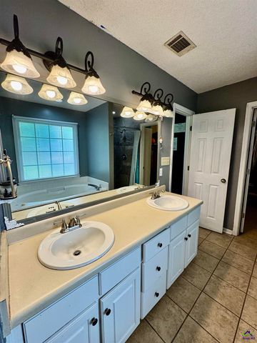 104 Winchester Drives, Leesburg, GA 31763