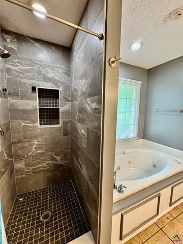 104 Winchester Drives, Leesburg, GA 31763