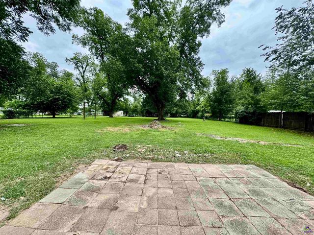 104 Winchester Drives, Leesburg, GA 31763
