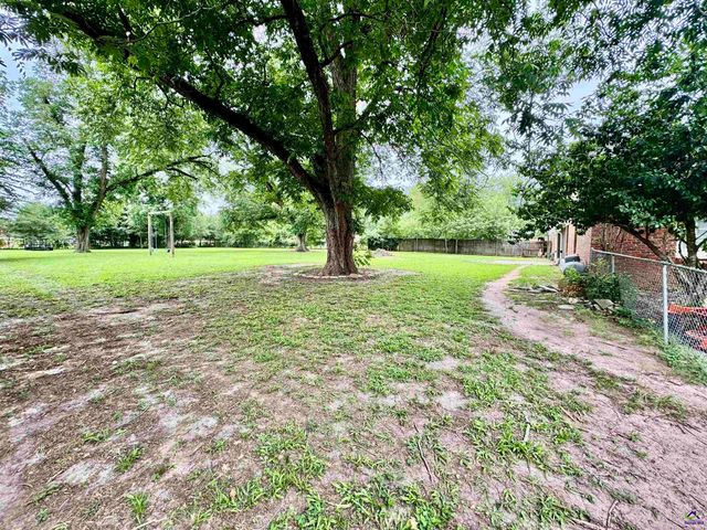 104 Winchester Drives, Leesburg, GA 31763