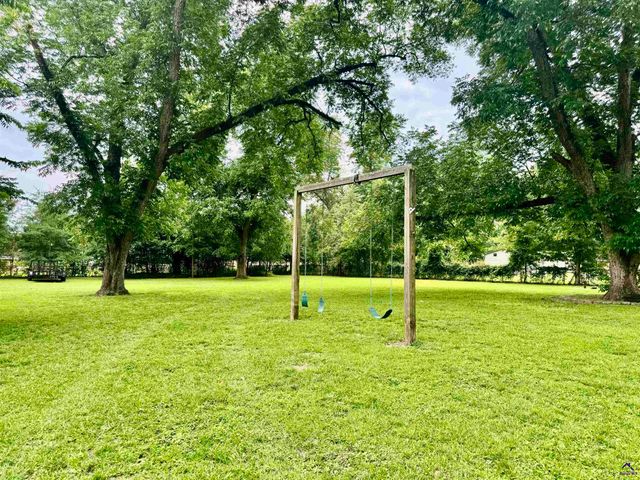 104 Winchester Drives, Leesburg, GA 31763