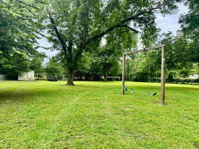 104 Winchester Drives, Leesburg, GA 31763