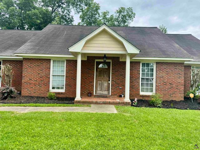 104 Winchester Drives, Leesburg, GA 31763