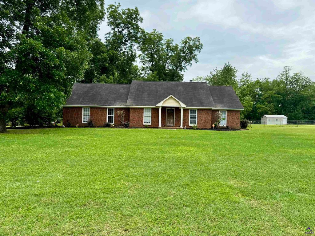 104 Winchester Drives, Leesburg, GA 31763