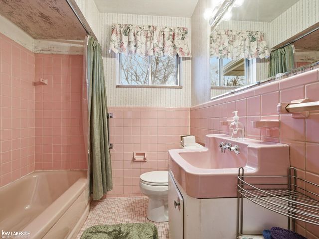 88 Wellesley Drive, Pleasant Ridge, MI 48069