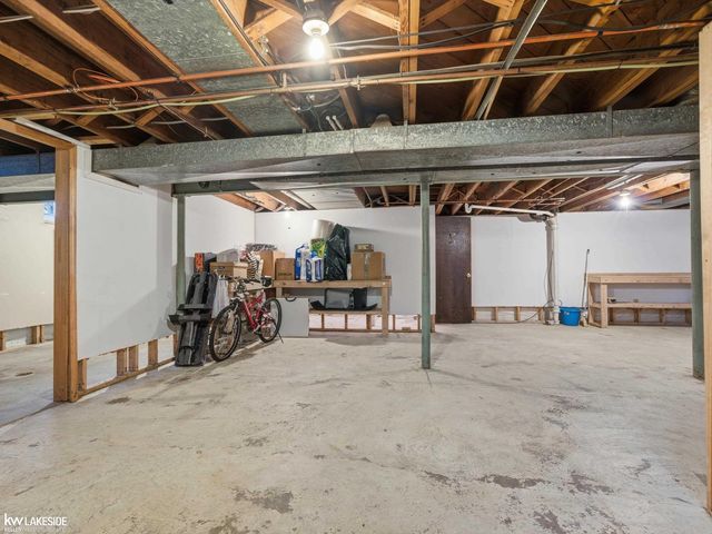 88 Wellesley Drive, Pleasant Ridge, MI 48069