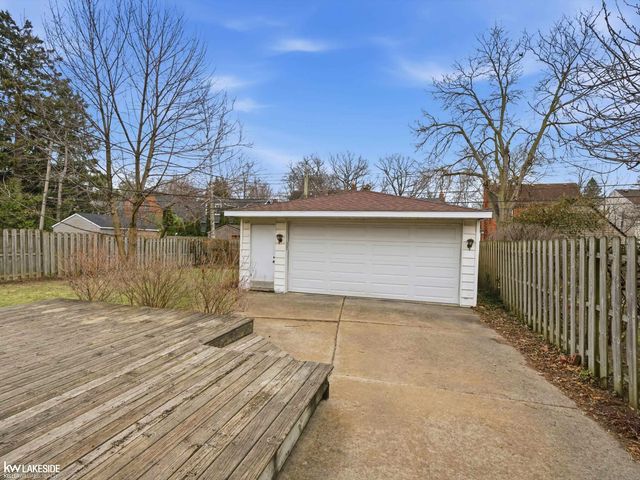 88 Wellesley Drive, Pleasant Ridge, MI 48069