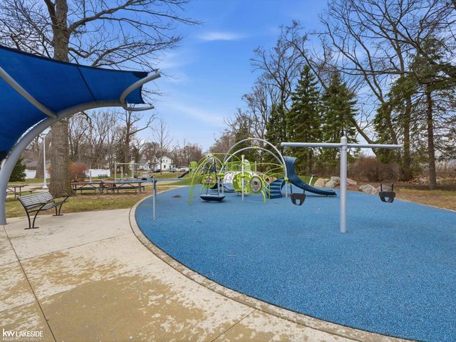 88 Wellesley Drive, Pleasant Ridge, MI 48069