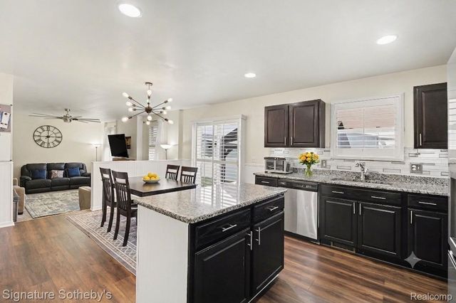 50419 Corey Avenue, Chesterfield Township, MI 48051
