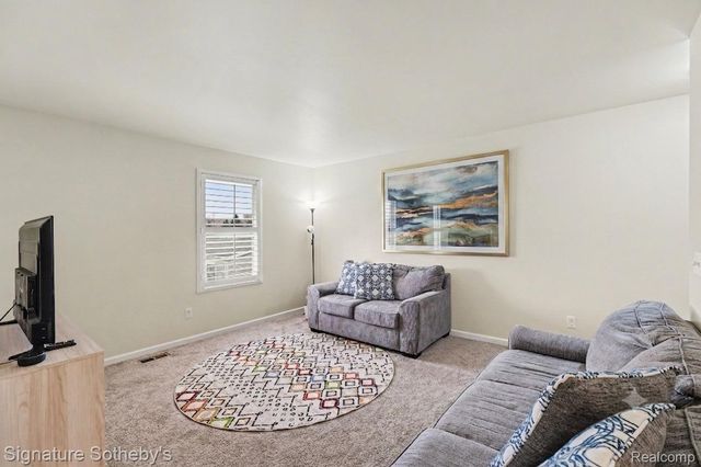 50419 Corey Avenue, Chesterfield Township, MI 48051