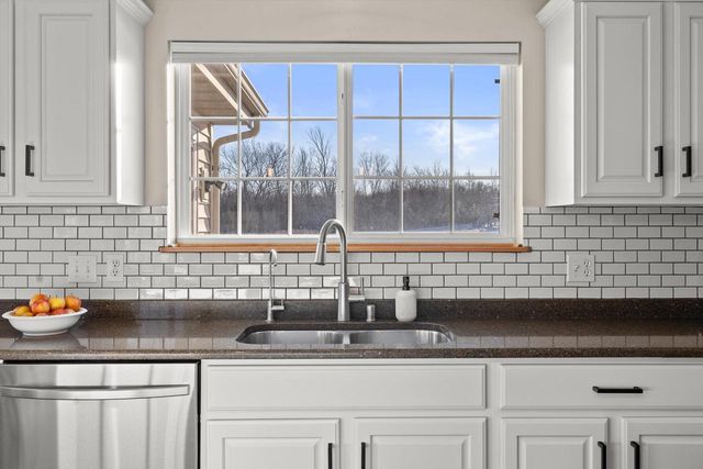 6001 Alburg AVENUE, Racine, WI 53406