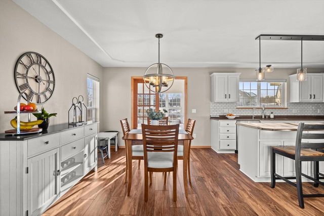 6001 Alburg AVENUE, Racine, WI 53406