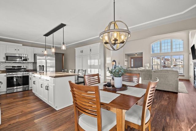 6001 Alburg AVENUE, Racine, WI 53406