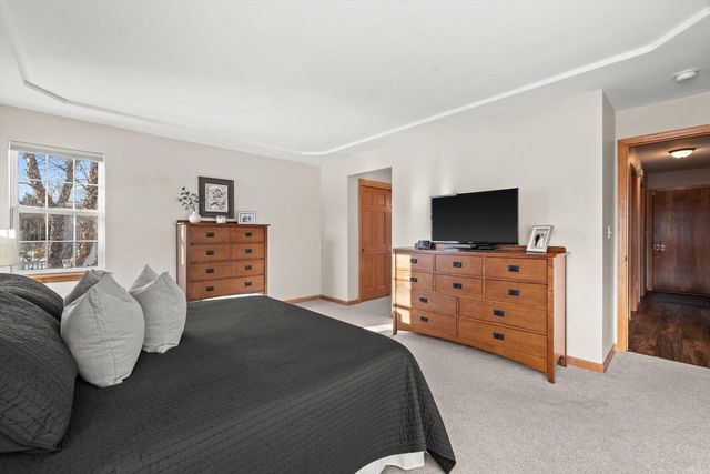 6001 Alburg AVENUE, Racine, WI 53406