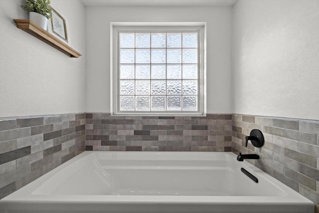 6001 Alburg AVENUE, Racine, WI 53406