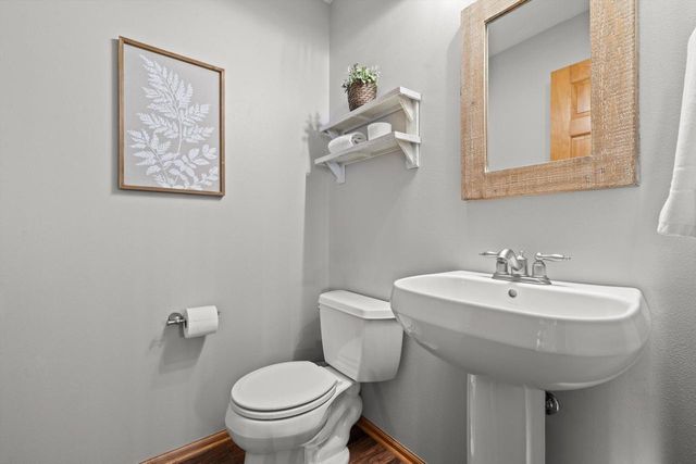 6001 Alburg AVENUE, Racine, WI 53406