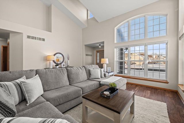 6001 Alburg AVENUE, Racine, WI 53406