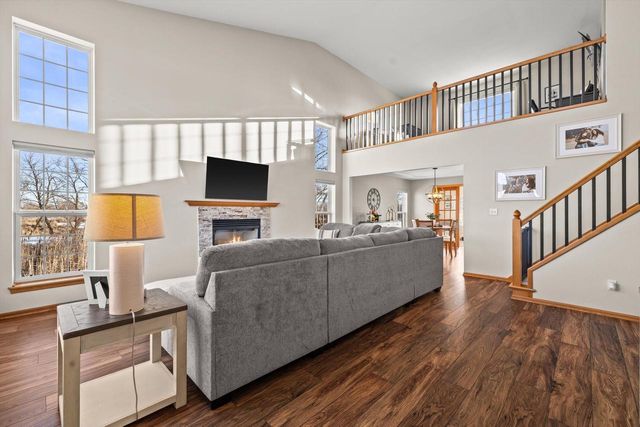 6001 Alburg AVENUE, Racine, WI 53406