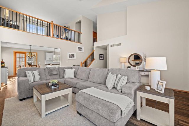 6001 Alburg AVENUE, Racine, WI 53406