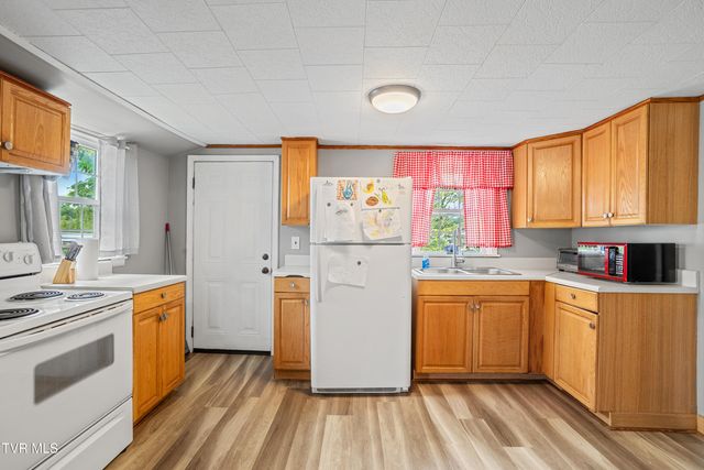 1821 Broad Street, Bristol, TN 37620