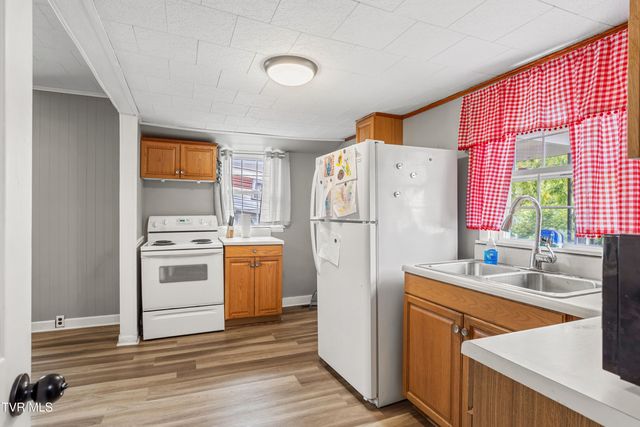 1821 Broad Street, Bristol, TN 37620