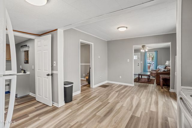 1821 Broad Street, Bristol, TN 37620