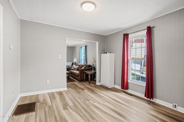 1821 Broad Street, Bristol, TN 37620
