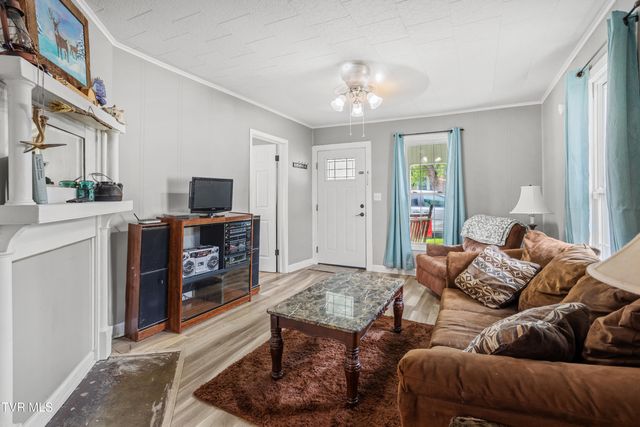 1821 Broad Street, Bristol, TN 37620