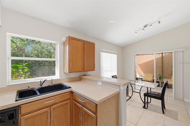 8618 VILLA LARGO DRIVE, Tampa, FL 33614