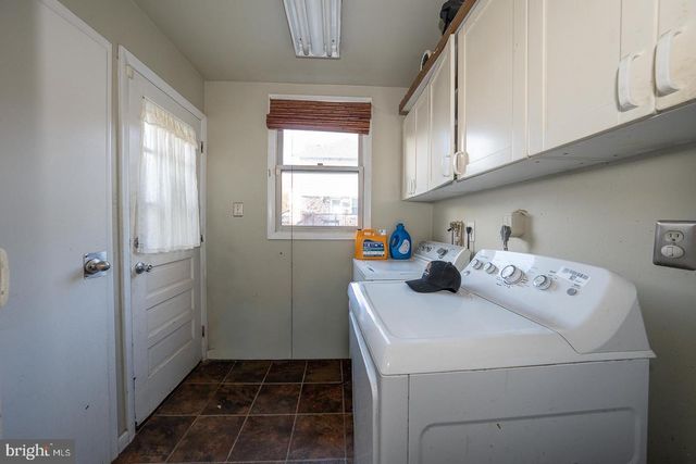 122 CRESTVIEW RD, Upper Darby, PA 19082