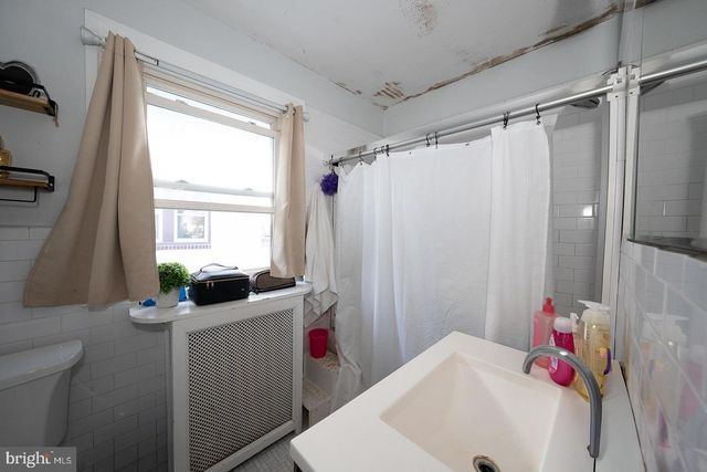 122 CRESTVIEW RD, Upper Darby, PA 19082