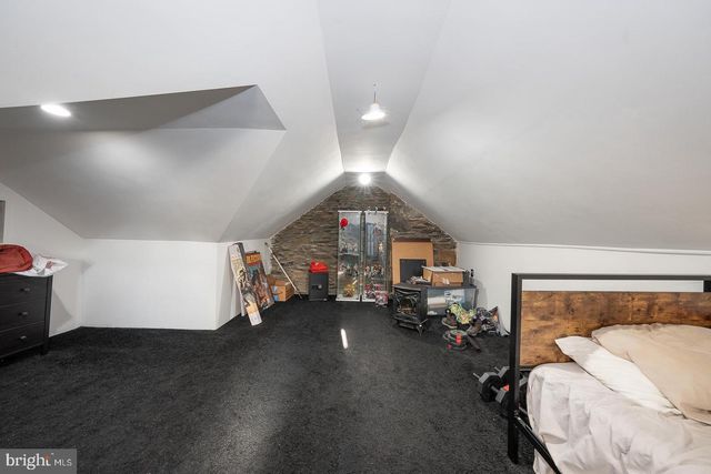 122 CRESTVIEW RD, Upper Darby, PA 19082