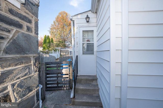 122 CRESTVIEW RD, Upper Darby, PA 19082