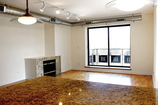 4537 S Drexel Boulevard 409, Chicago, IL 60653